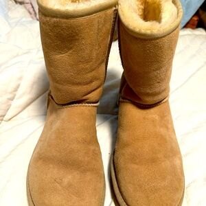 UGG size 9. Worn twice